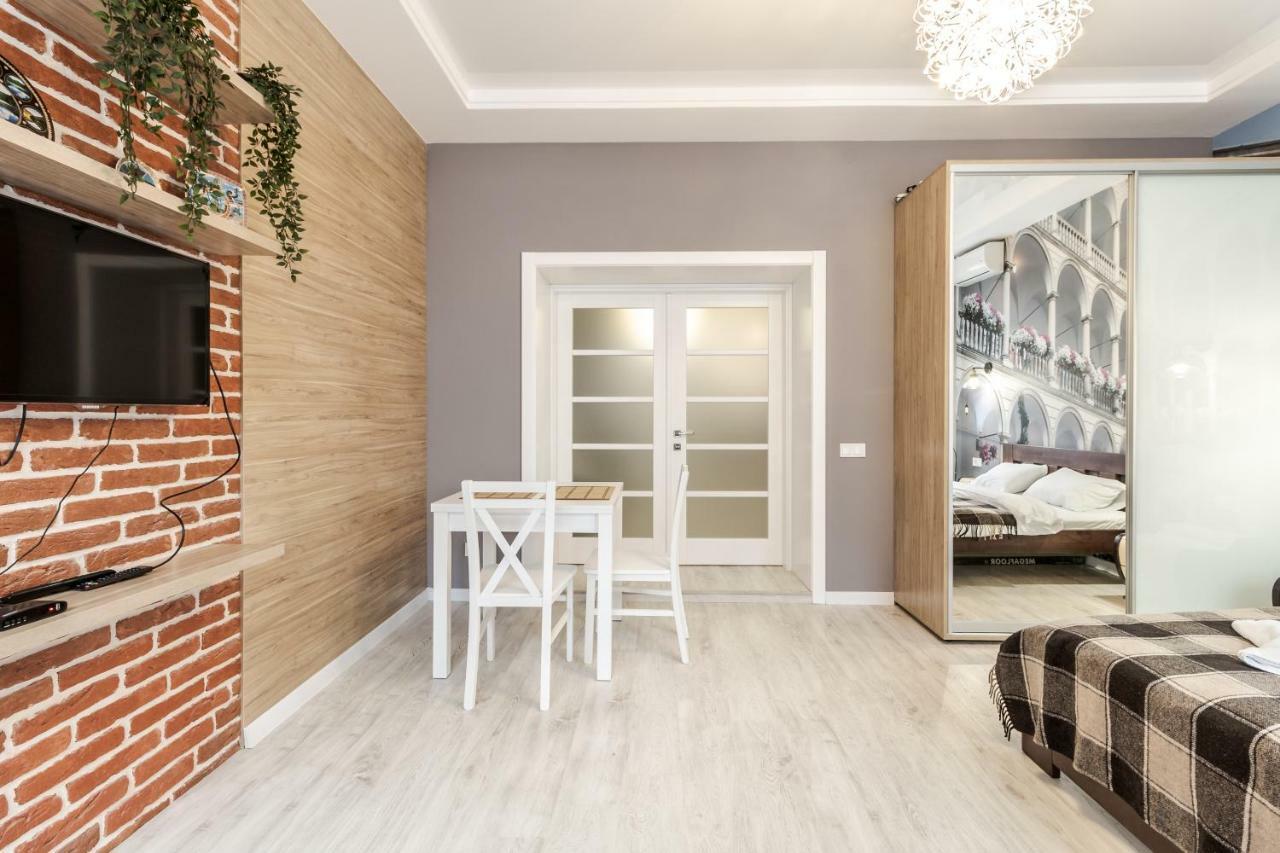 Modern Rus Apartment Lviv Bagian luar foto